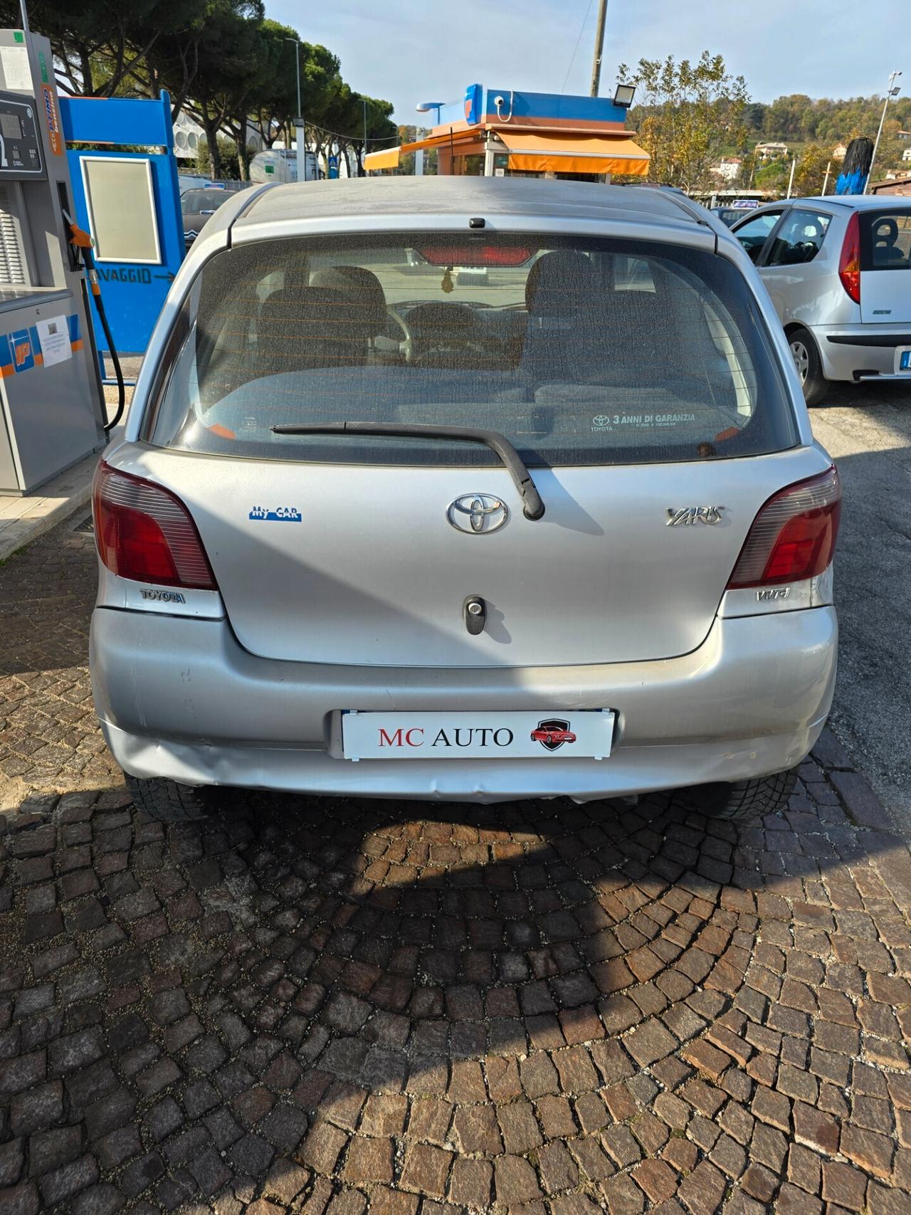 Toyota Yaris 1.0 3porte con 325.000km NEOPATENTATI ok