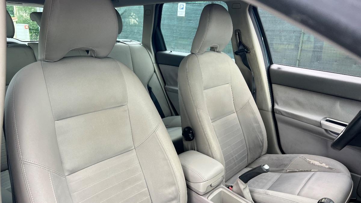 VOLVO - V50 2.0d Summum