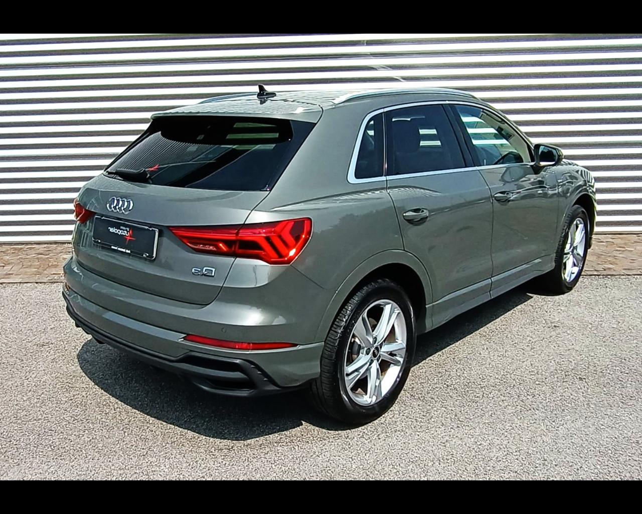AUDI Q3 45 TFSIe S-TRONIC S LINE EDITION