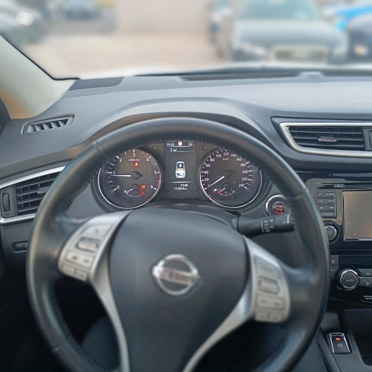 Nissan Qashqai 1.6 dCi tekna STRAFULL
