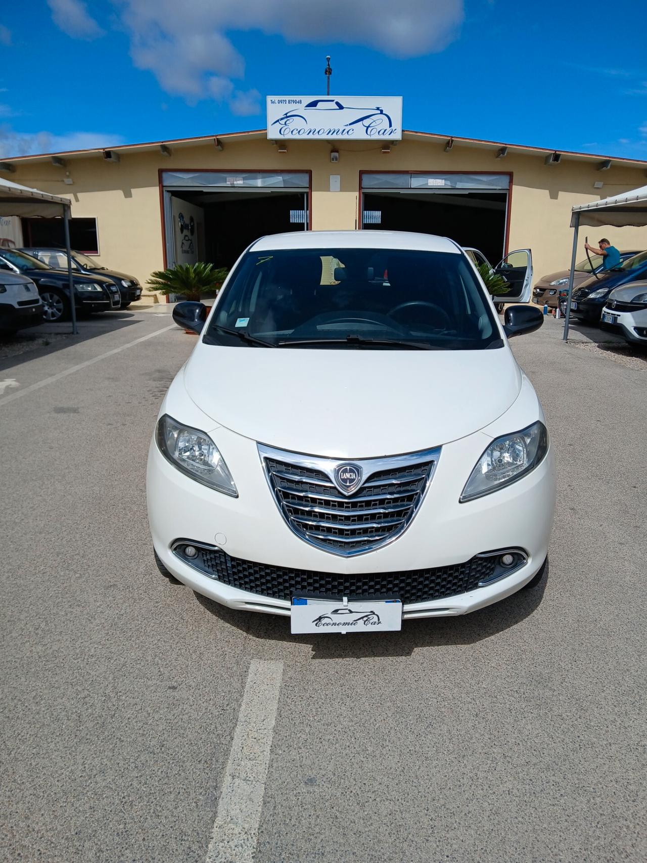 Lancia Ypsilon 0.9 TwinAir 85 CV 5 porte Metano Ecochic Gold