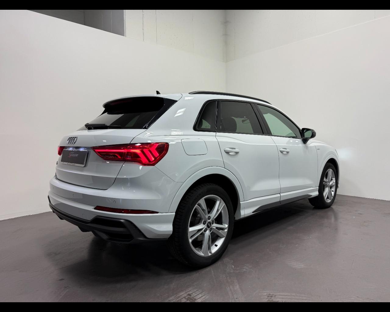 AUDI Q3 35 TDI S-TRONIC S LINE EDITION