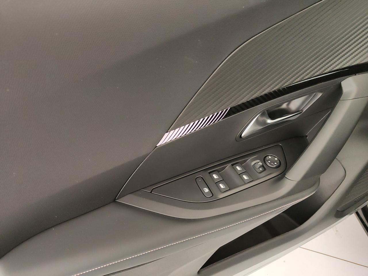 Peugeot 2008 Hybrid 110 e-DCS6 Allure