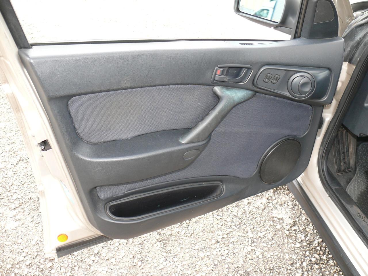 Alfa Romeo 146 1.6i 16V Twin Spark cat L