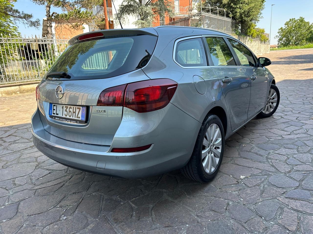Opel Astra 1.7 CDTI 110CV Sports Tourer Cosmo