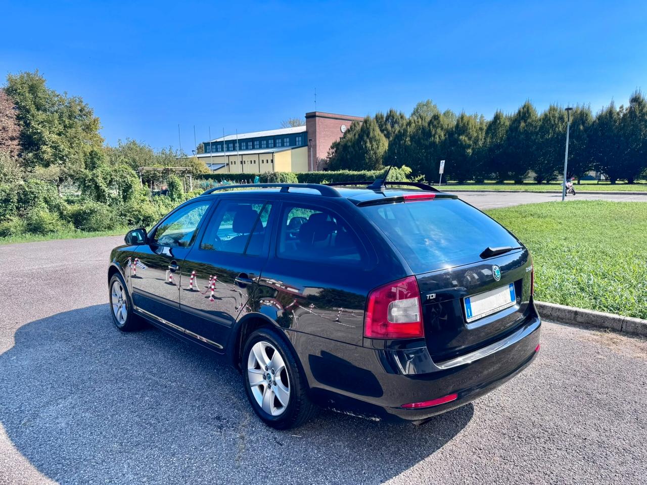 Skoda Octavia 1.6 TDI CR F.AP. DSG Wagon Elegance