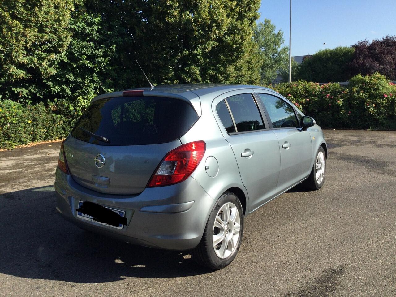Opel Corsa 1.2 Gpl Neopatentati euro 5B- 2012
