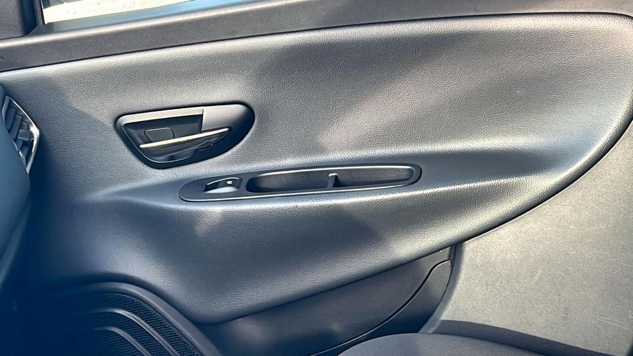 Lancia Ypsilon 1.2 69 CV 5 porte GPL Ecochic Silver NEOPATENTATI