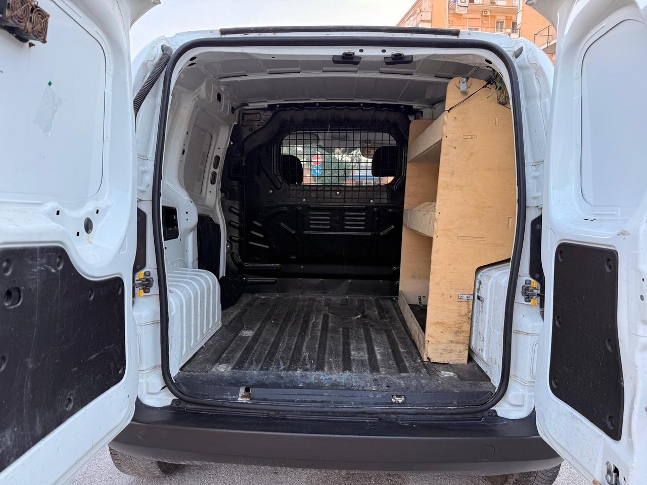 Fiat Fiorino 1.3 MJT 95CV Combinato Adventure