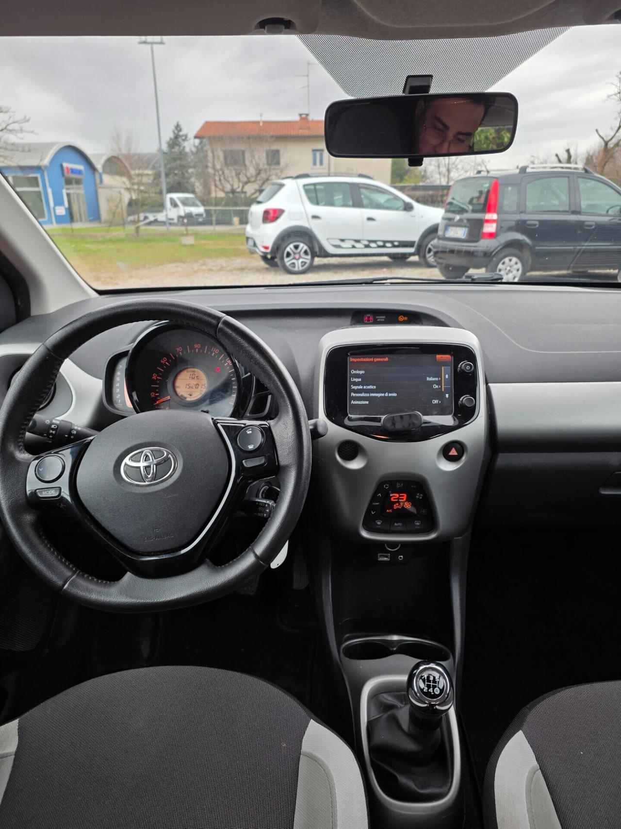 Toyota Aygo 1.0 benz. 2017 FINANZIABILE