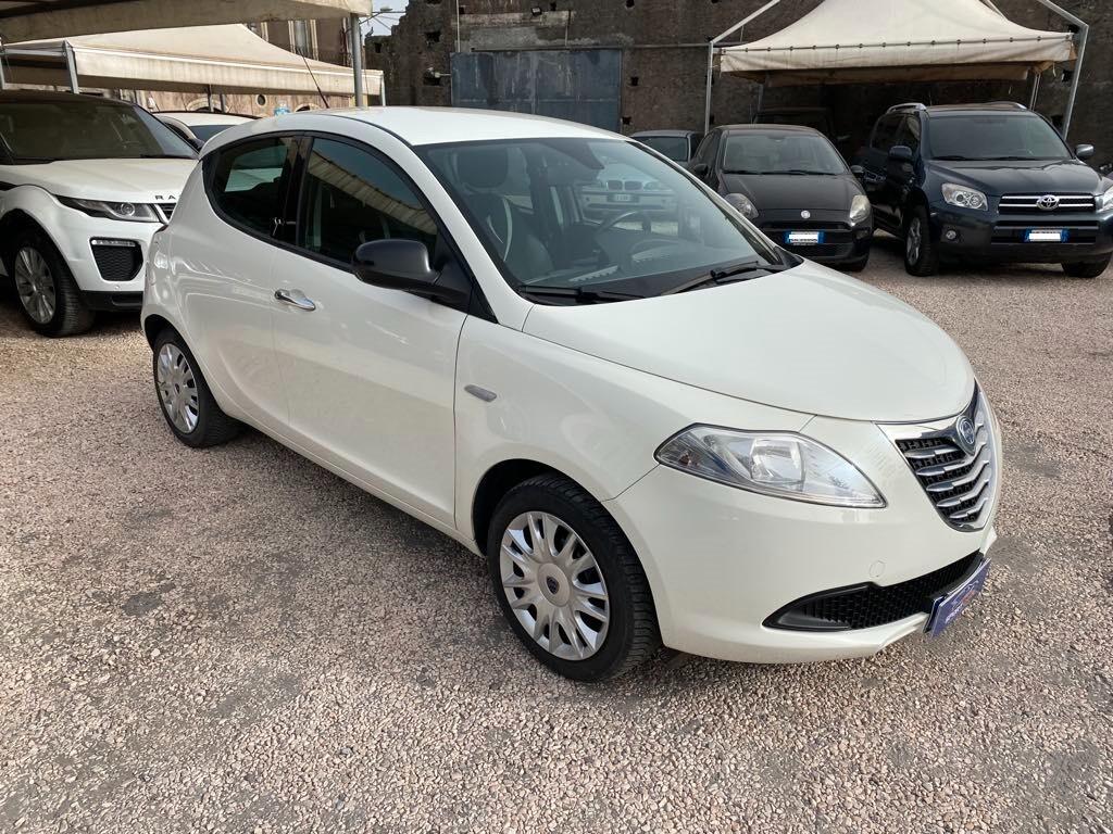 Lancia Ypsilon 1.2 69 CV 5 porte S&S Silver