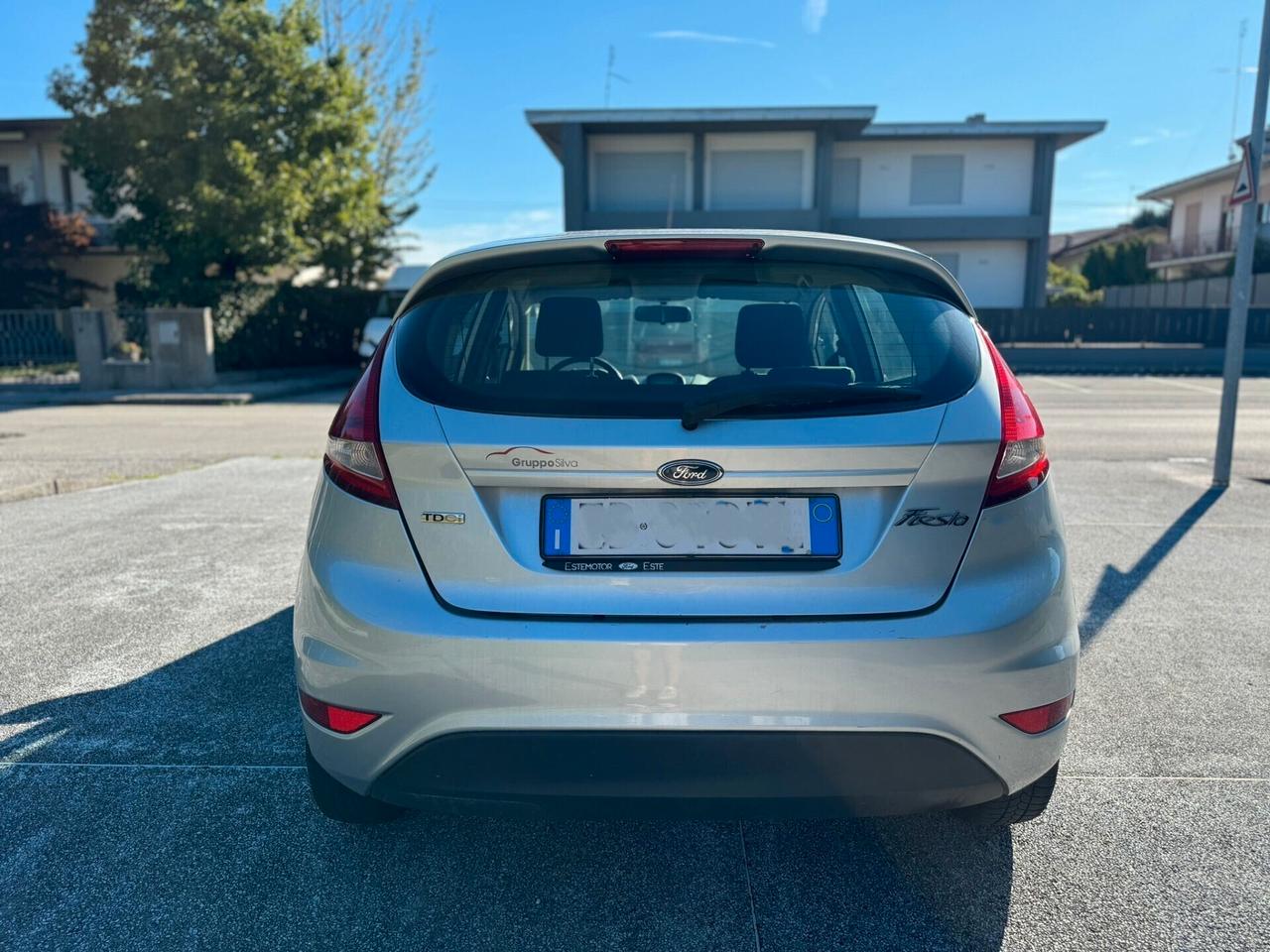 Ford Fiesta 1.4 TDCi 68CV 5 porte Titanium