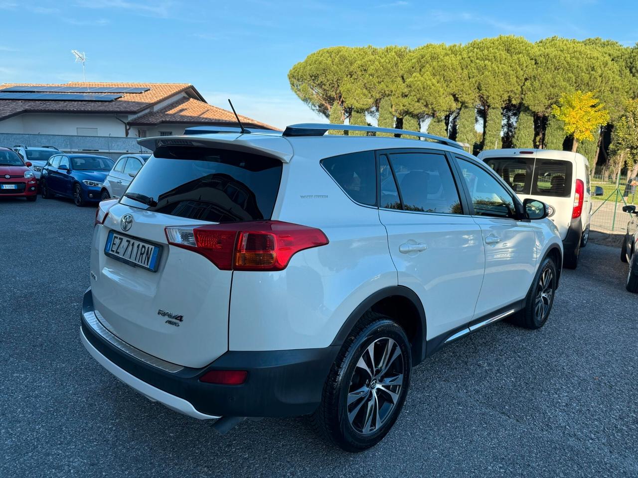 Toyota RAV 4 RAV4 2.0 D-4D 4WD Style White Ed.