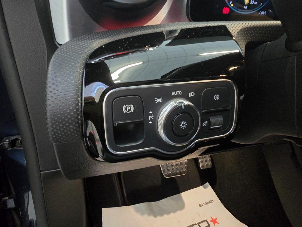 Mercedes-Benz CLA 200 d Automatic Premium + Tetto