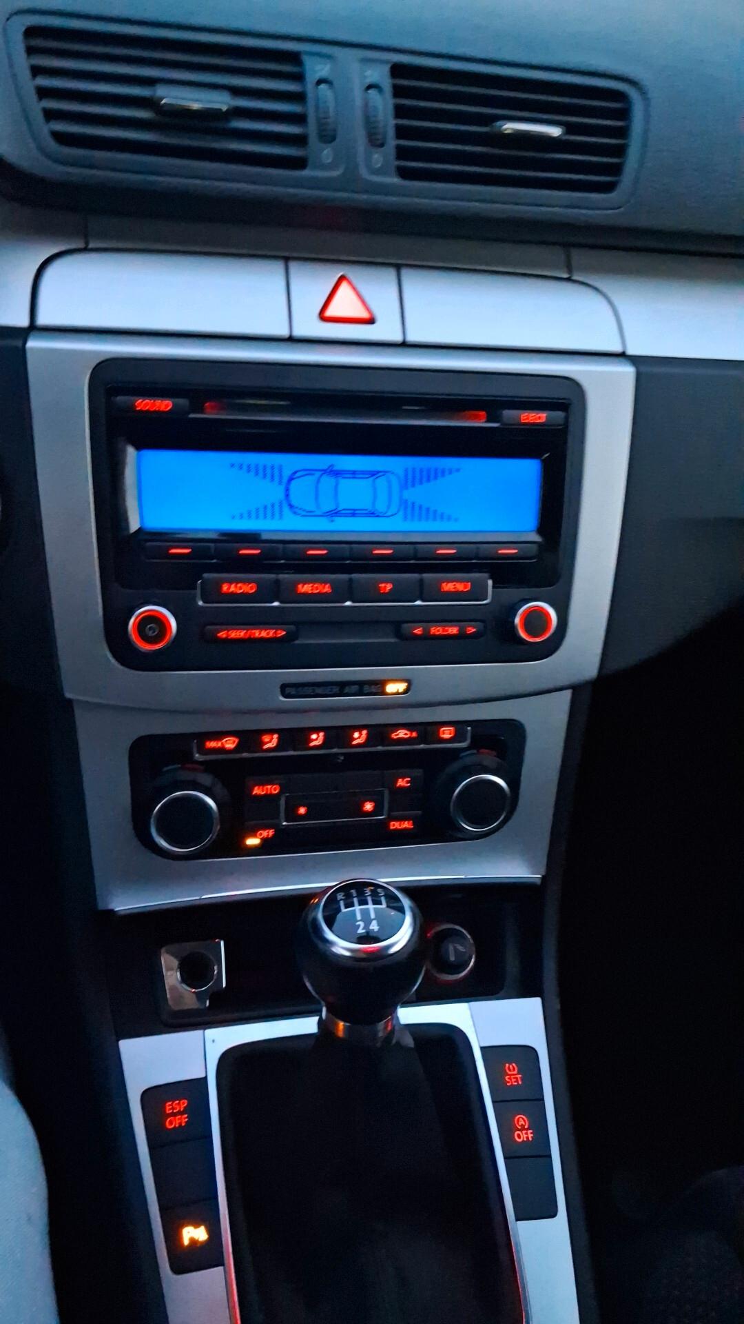 Volkswagen Passat 1.6 TDI DPF Var Comf. BM Tech.