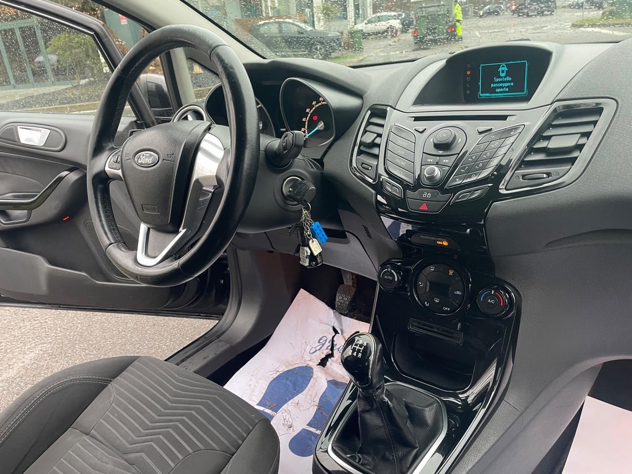 Ford Fiesta 1.5 TDCi 75CV 5 porte Titanium*Nepatentati*Cerchi*