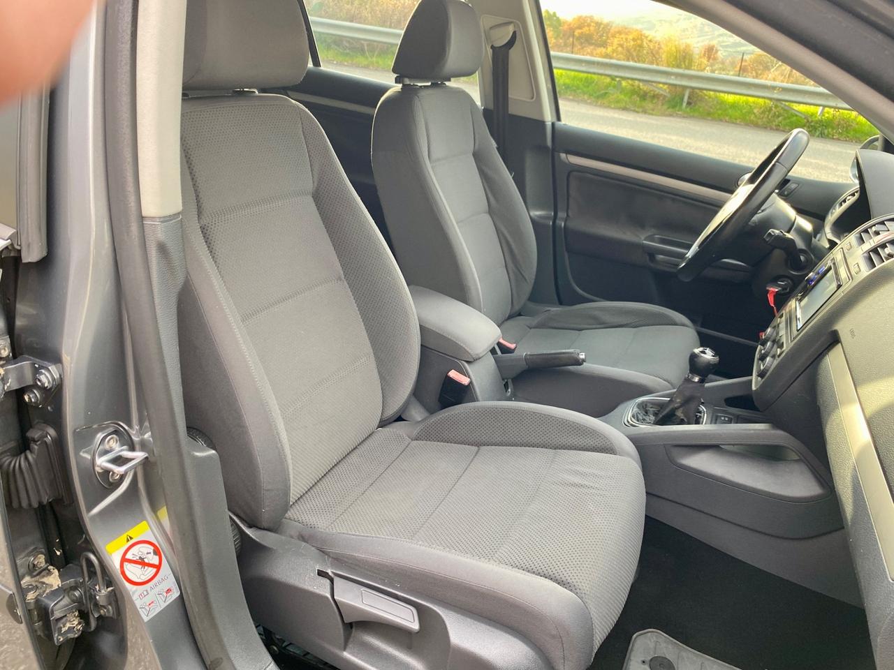 Volkswagen Golf 1.9 TDI 6 Marce 5p. Sportline