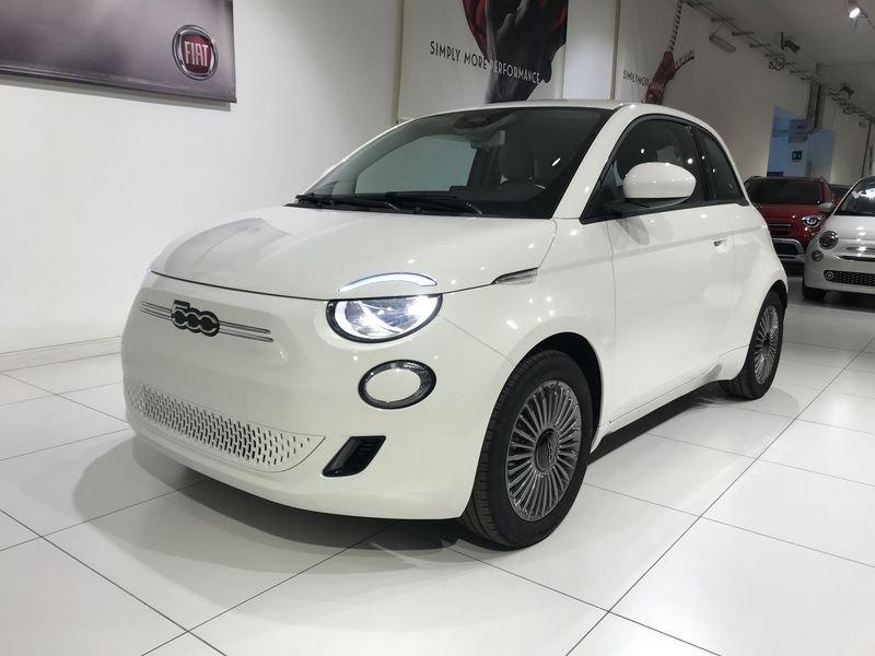 FIAT 500 Icon tua da €299 al mese con F+I Top