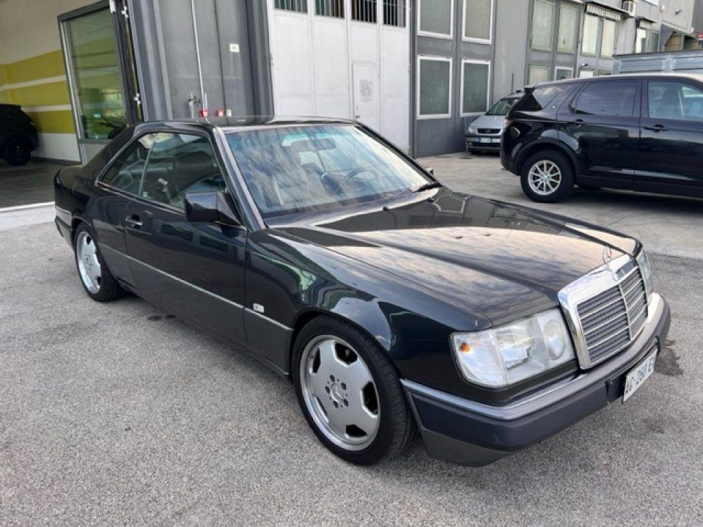 Mercedes-Benz 320 CE 24V cat Coupé