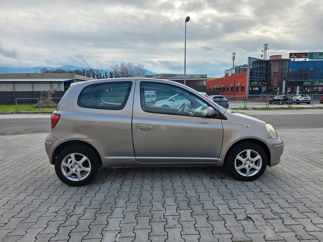 Toyota Yaris 1.0i 16V cat 3 porte Sol