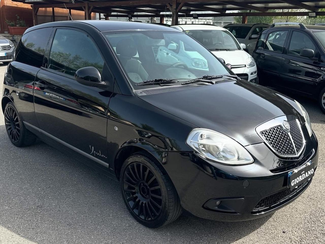 Lancia Ypsilon 1.3 MJT 90 CV MomoDesign