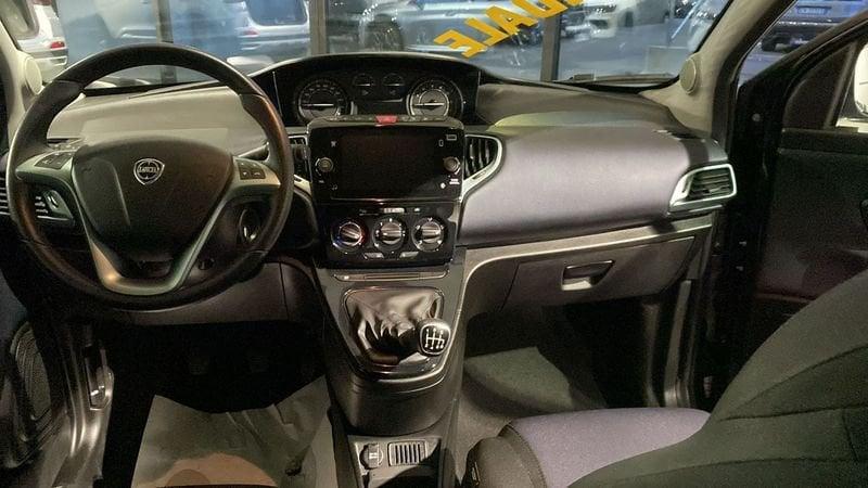 Lancia Ypsilon 1.0 FireFly 5 porte S&S Hybrid Gold Plus