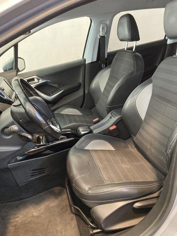 Peugeot 2008 BlueHDi 100cv Black Matt