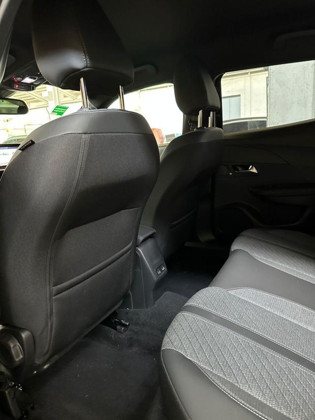 PEUGEOT 2008 PureTech 100 S&S Allure