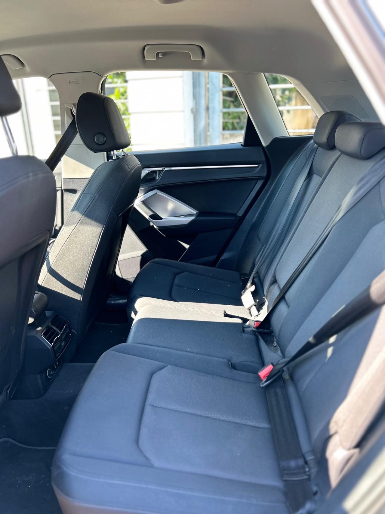 Audi Q3 35 TDI quattro S tronic Business Advanced