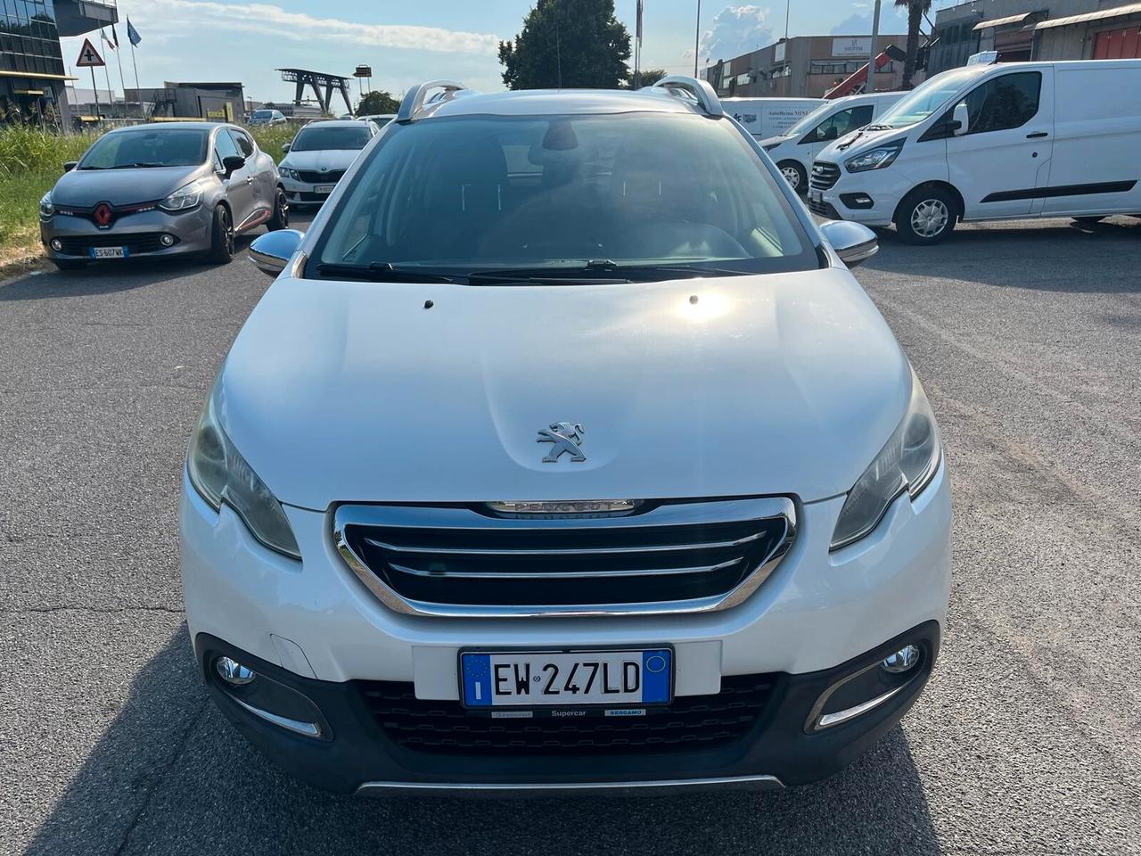 Peugeot 2008 1.6 e-HDi 92 CV **GANCIO TRAINO**