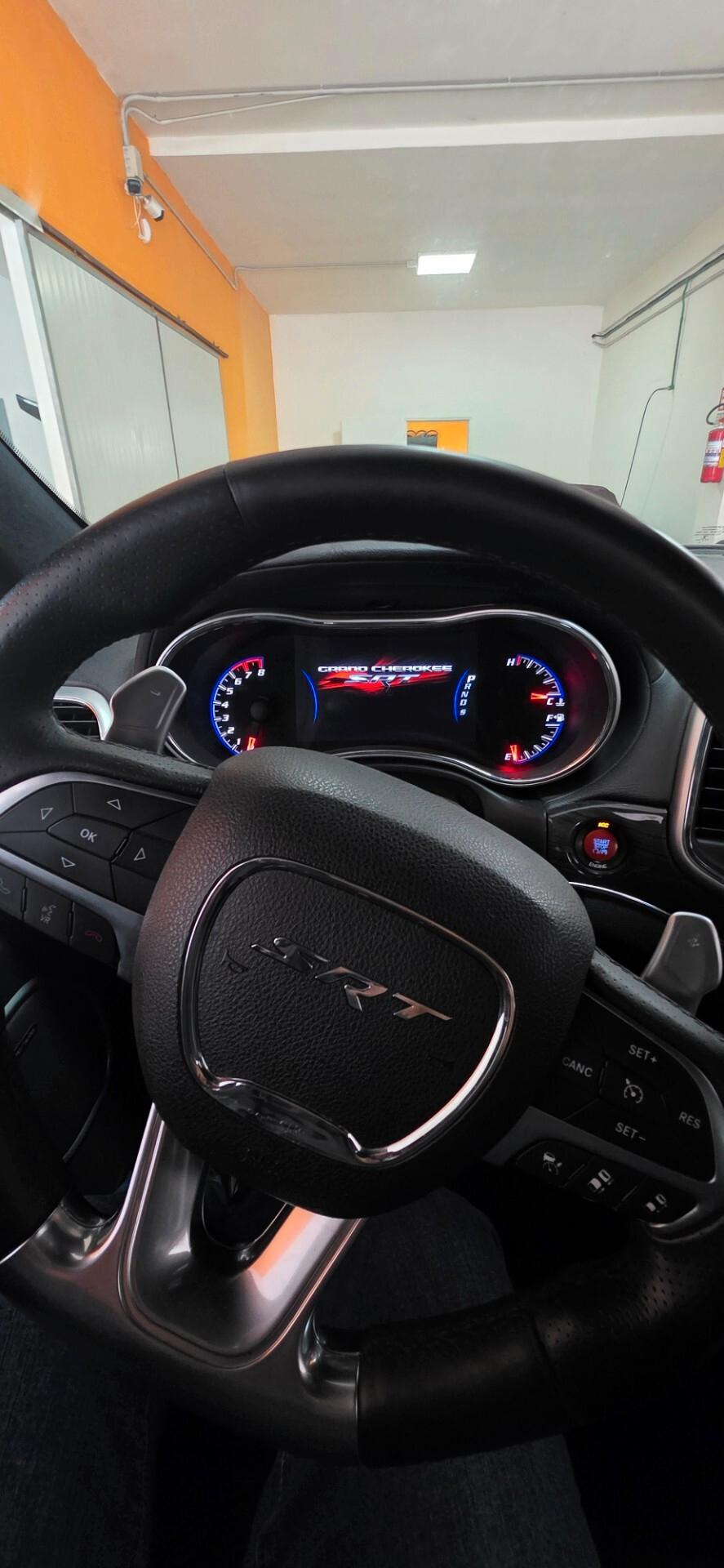 Jeep Grand Cherokee 6.4 V8 HEMI SRT