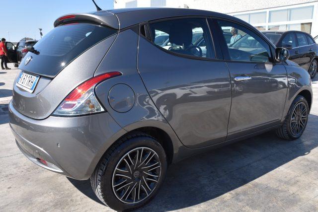 LANCIA Ypsilon 1.2 69 CV 5 porte Gold