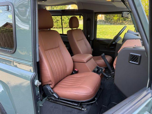 LAND ROVER Defender 90 2.4 TD4 Station Wagon S INTERNI IN PELLE