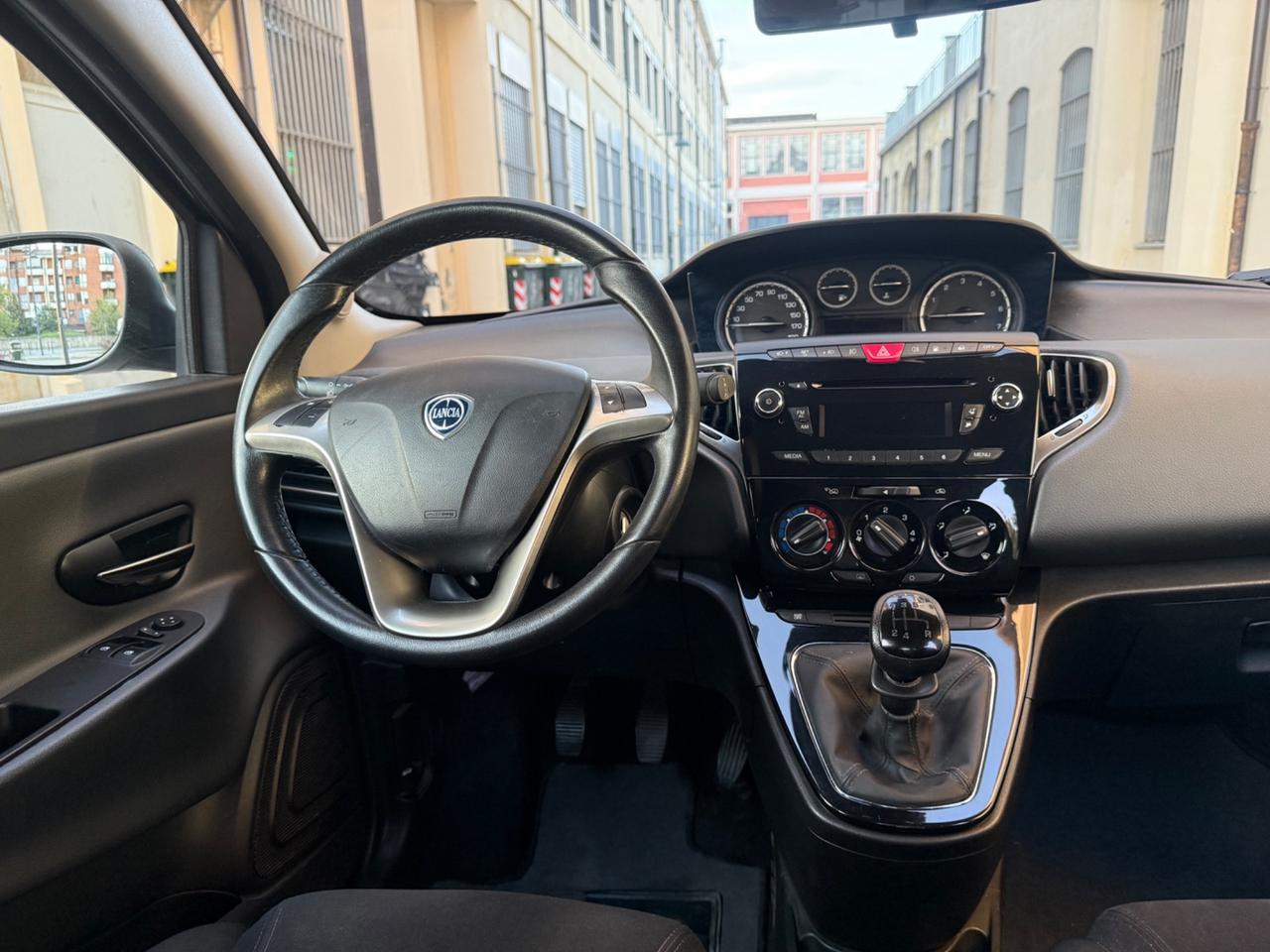 Lancia Ypsilon 1.2 69 CV 5 porte Gold euro 6