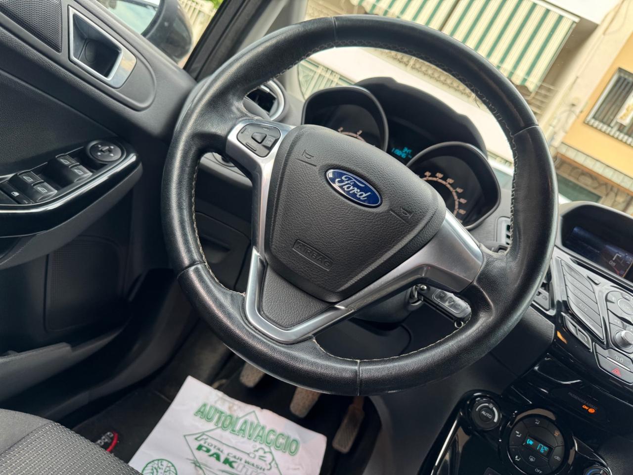 Ford Fiesta 1.5 TDCi 75CV 5 porte Titanium