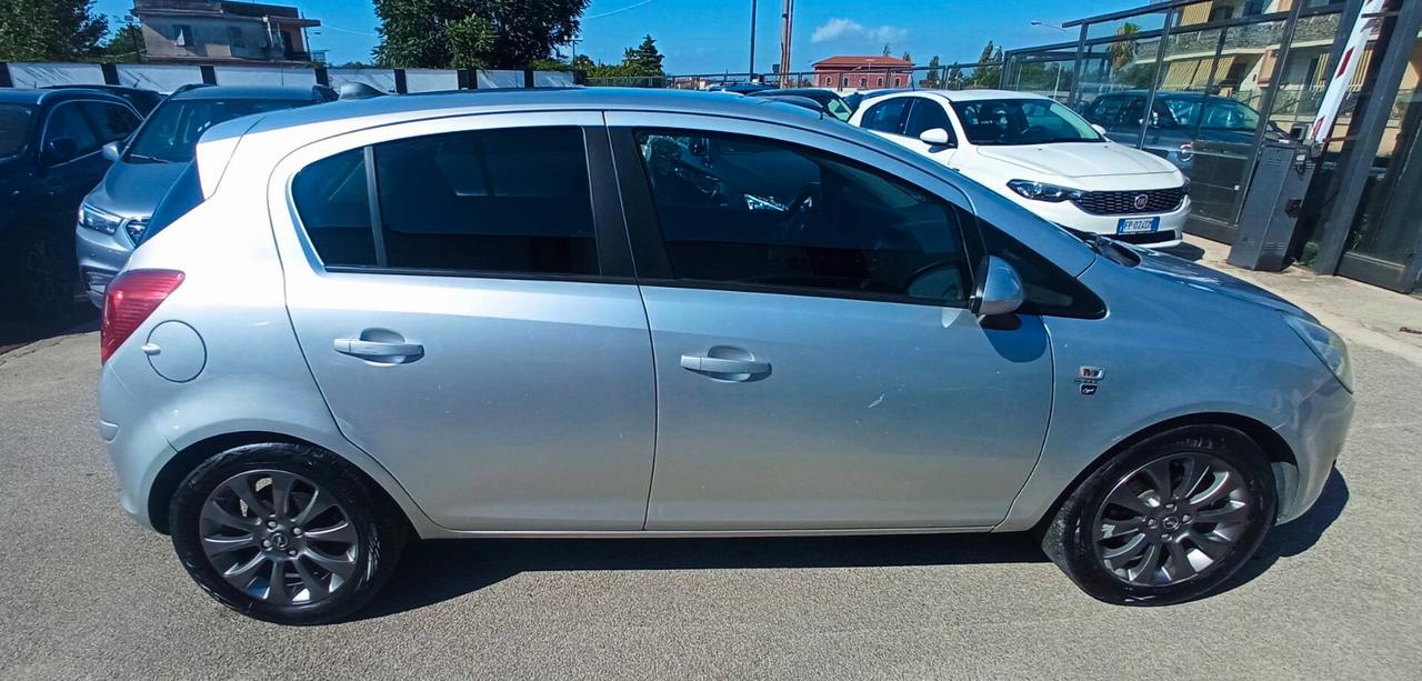 Opel Corsa 1.3 CDTI 75CV LEGGI!