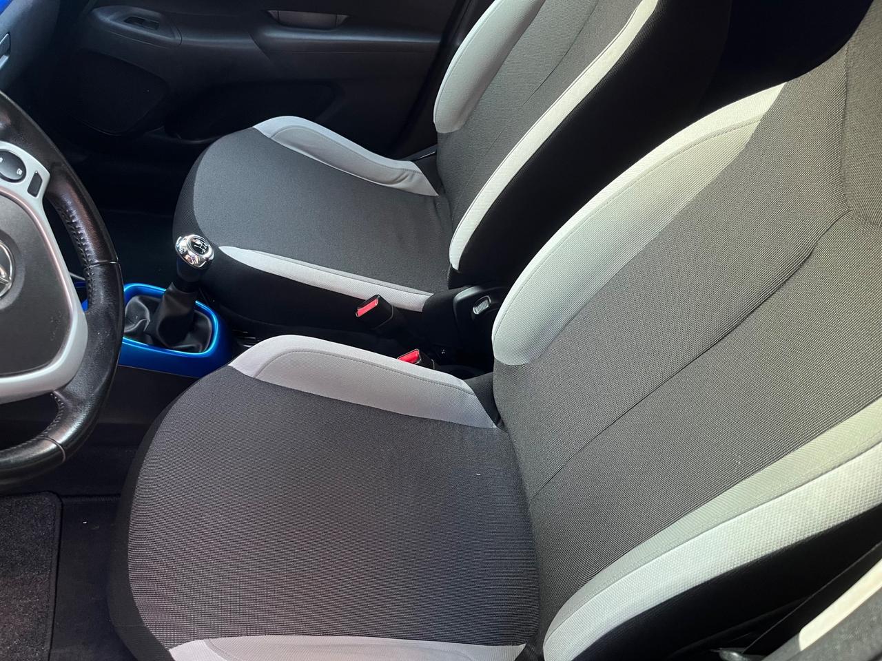 Toyota Aygo 1.0 VVT-i 69 CV 5 porte x-play TSS