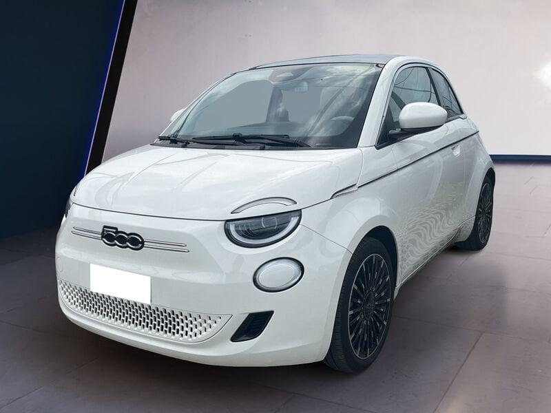 FIAT 500e 500 elettrica Nuova 500 Hatchback My23 La Nuova 500 - La Prima By Bocelli Berlina