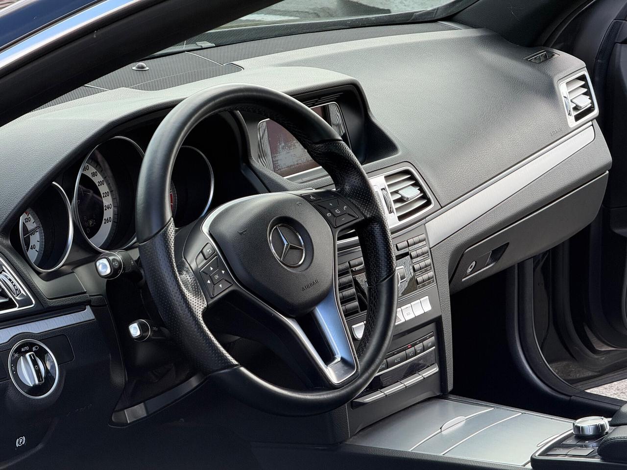 Mercedes-benz E 220 Cabrio-NAVI-AUTOMATICO-PERMUTABILE-.