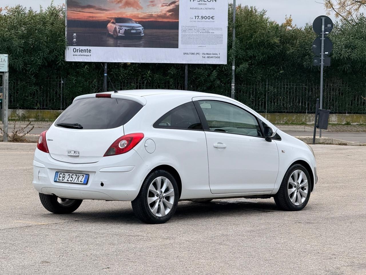 Opel Corsa 1.2 GPL/benzina