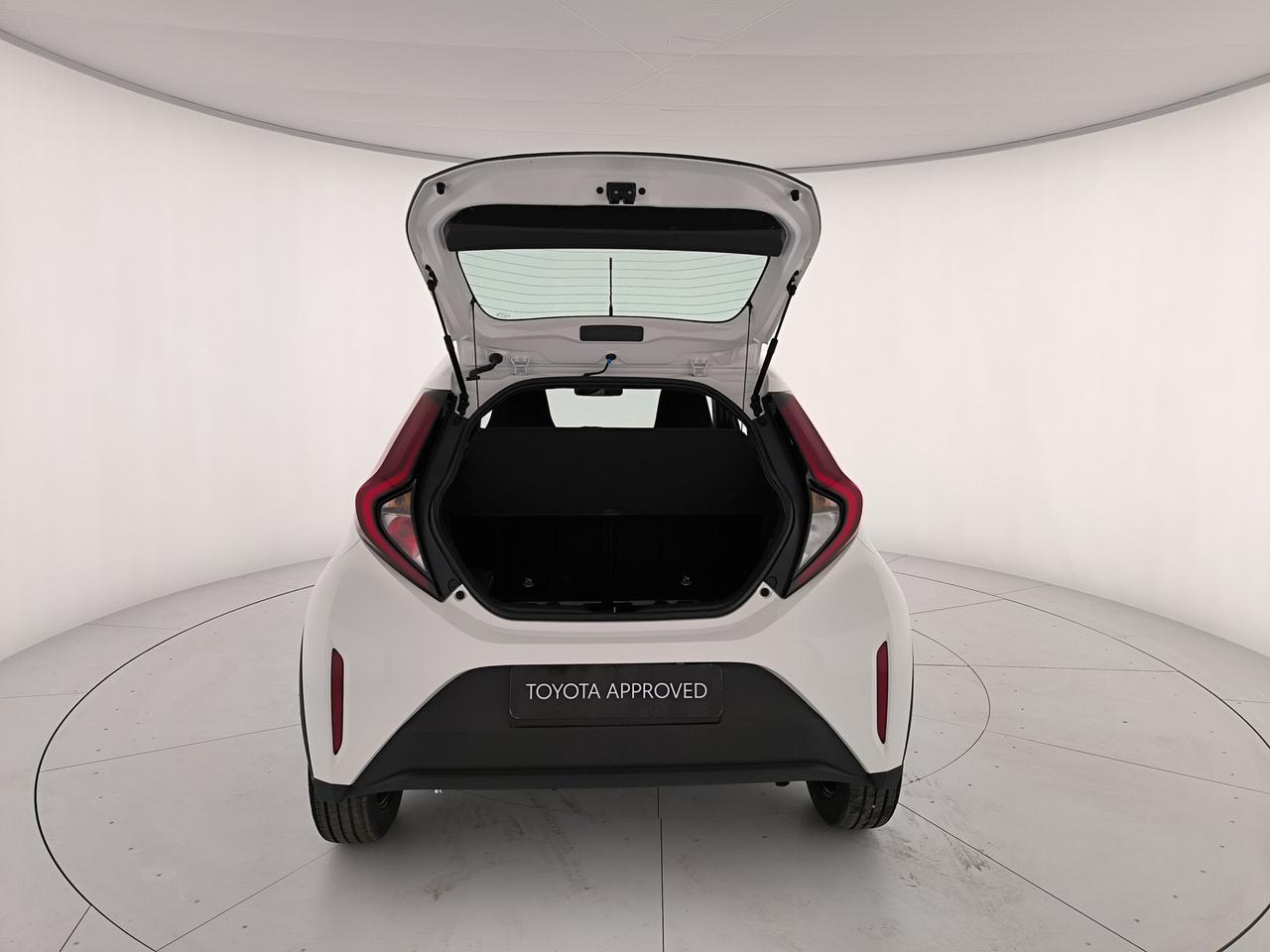 Toyota Aygo x 1.0 active 72cv