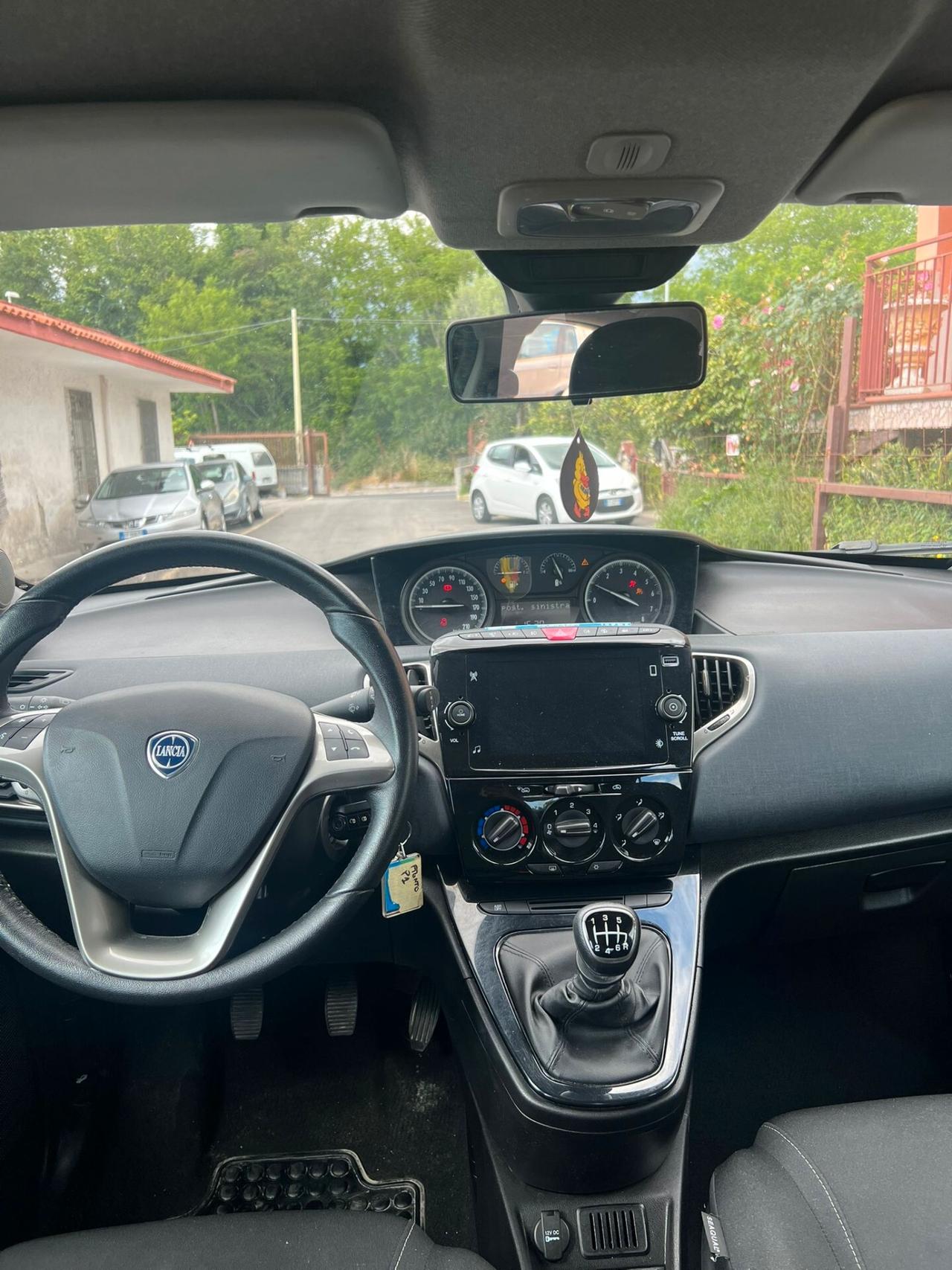 LANCIA YPISILON ANNO 2022 IBRIDA