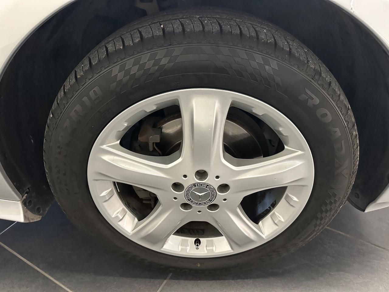 MERCEDES-BENZ R 320CDI 224CV 4 MATIC 6 POSTI