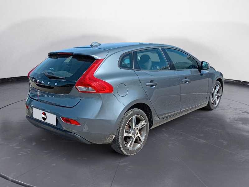 VOLVO V40 2.0 d2 Momentum geartronic my17