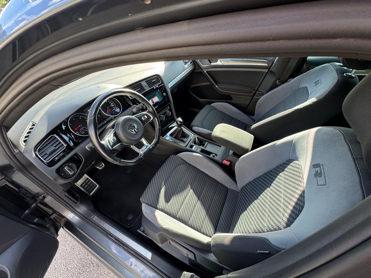 Volkswagen Golf 2.0 TDI R-LINE, FULL LED 150CV