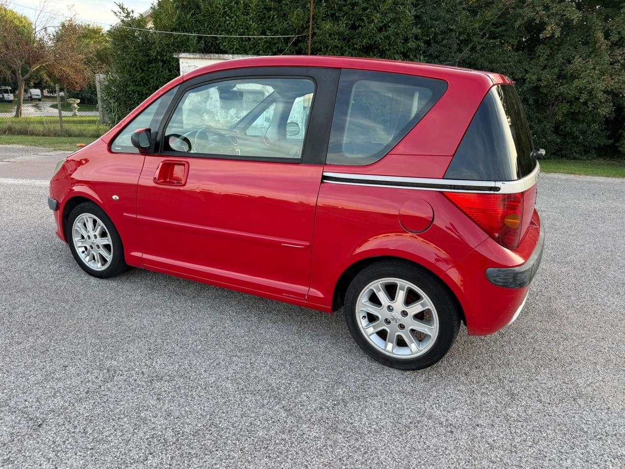 Peugeot 1007 1.4 HDi Freddy 50Kw 68 Cv