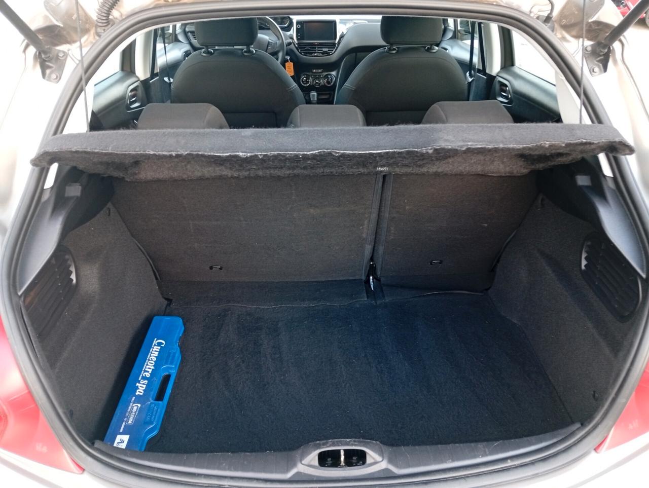 Peugeot 208 PureTech 82cv 5 porte Allure