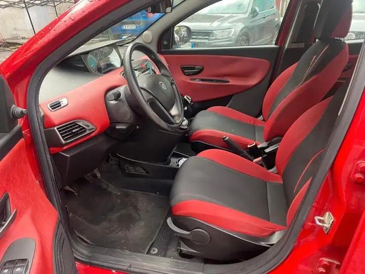 Lancia Ypsilon 1.2 Silver