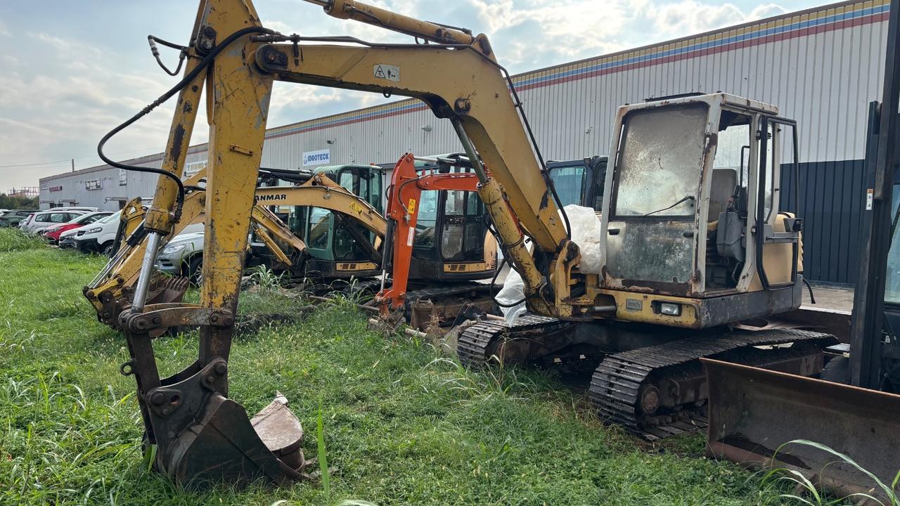 Komatsu Fai 410