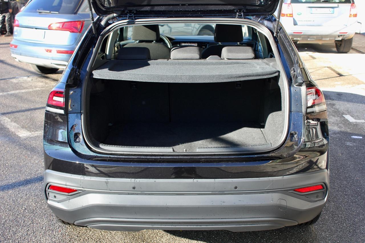 Volkswagen Taigo Life 1.0 TSI 110CV virtual cockpit navy sensori